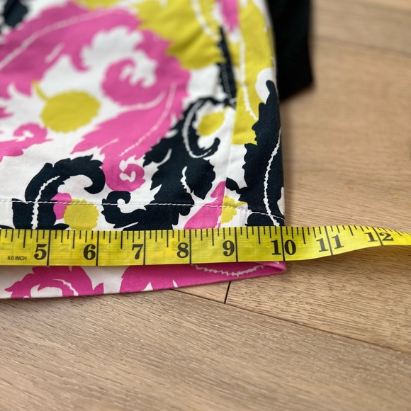 Banana Republic Milly Collection Shorts, Filigree patterned, ladies Size 0. - Picture 12 of 16